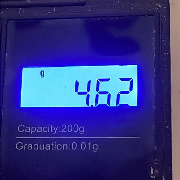 7.5” stackable polished silver tone bangle bracelet w/32 prong set crystals - Picture 12 of 12